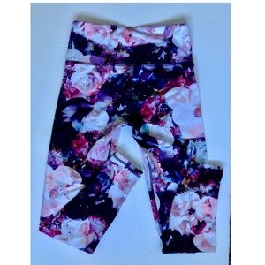 Old Navy Size M Leggings Active Floral Purple Pink
